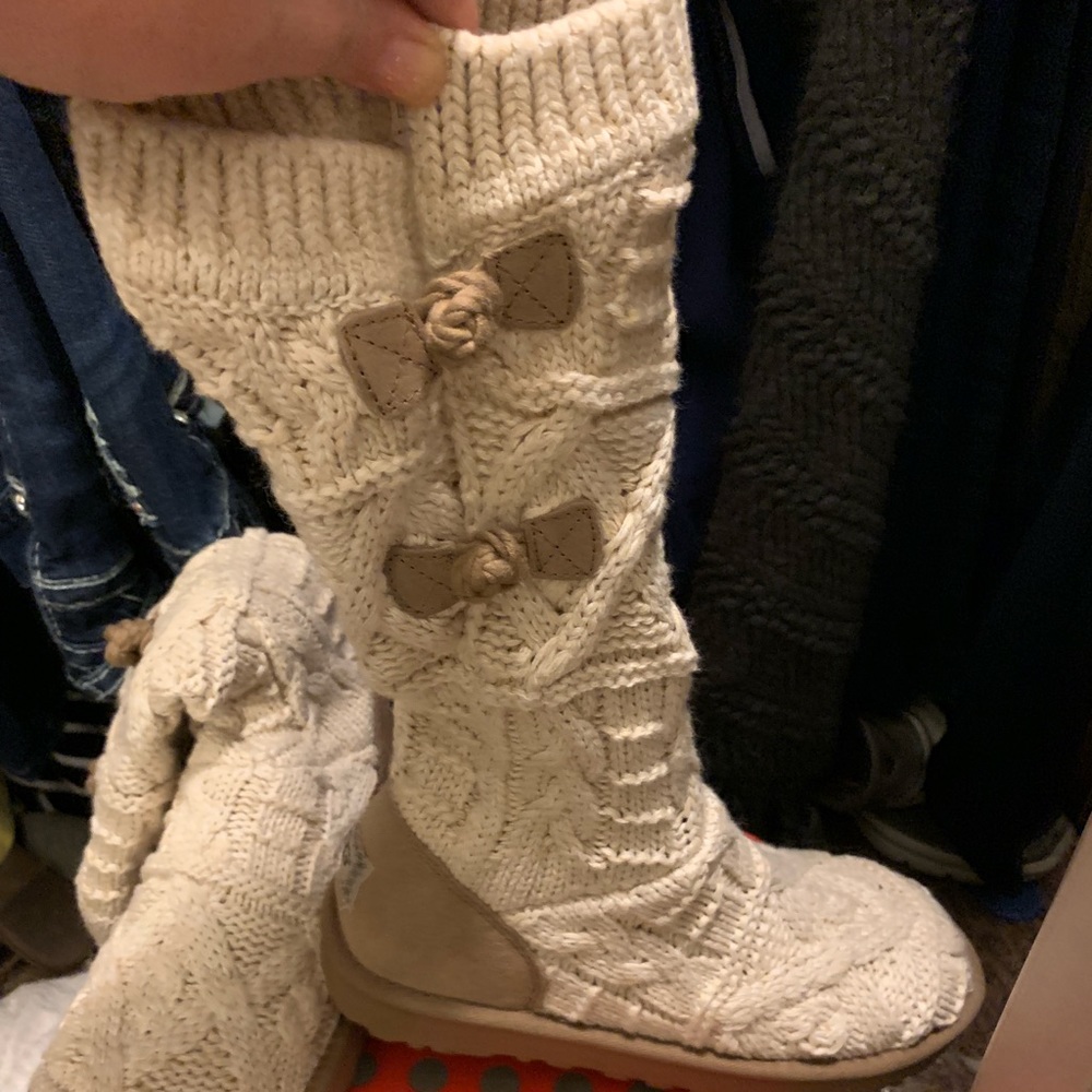 Size 8 New Uggs never worn